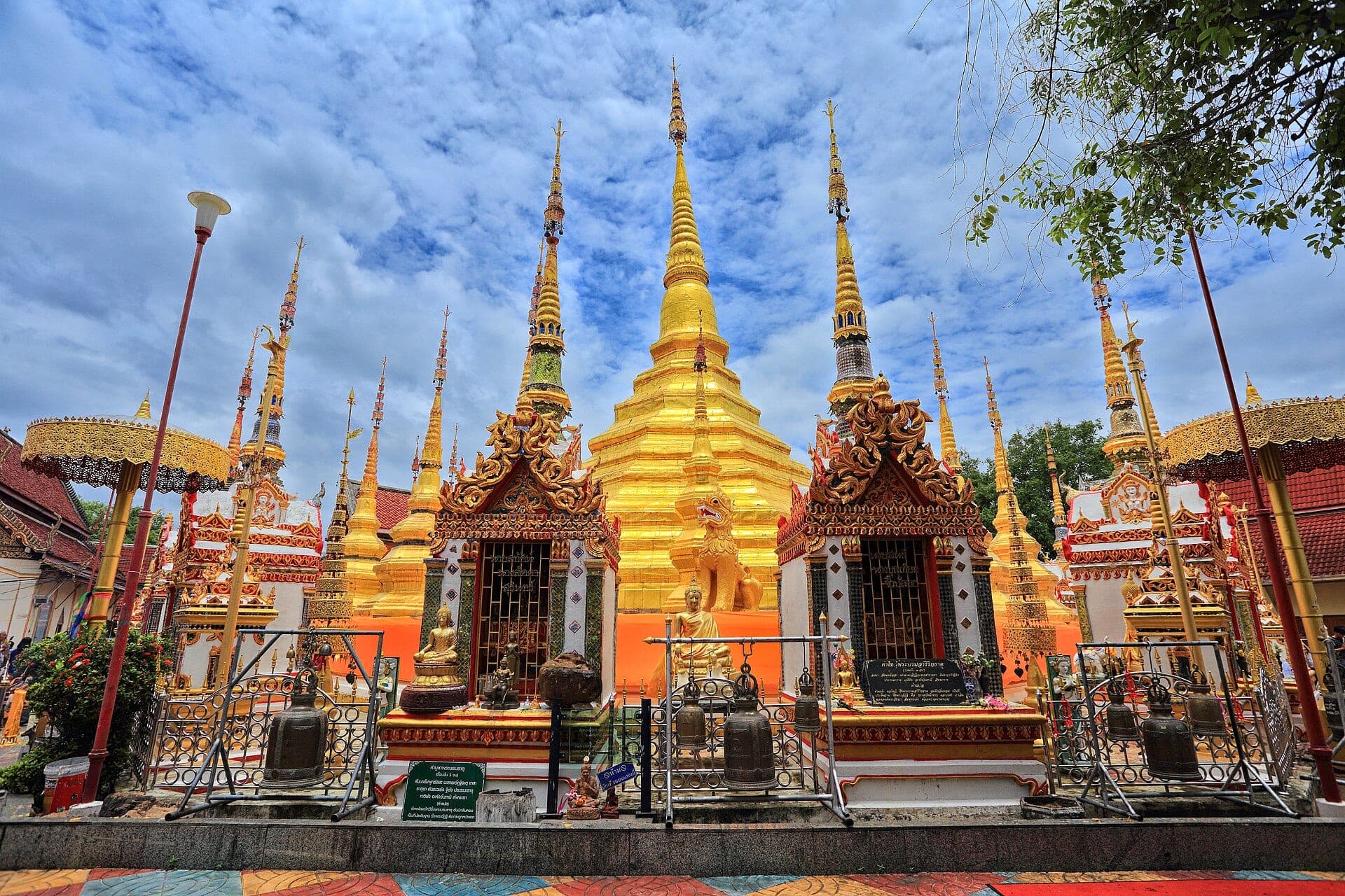 วัดพระบรมธาตุบ้านตาก (หลวงพ่อทันใจ)