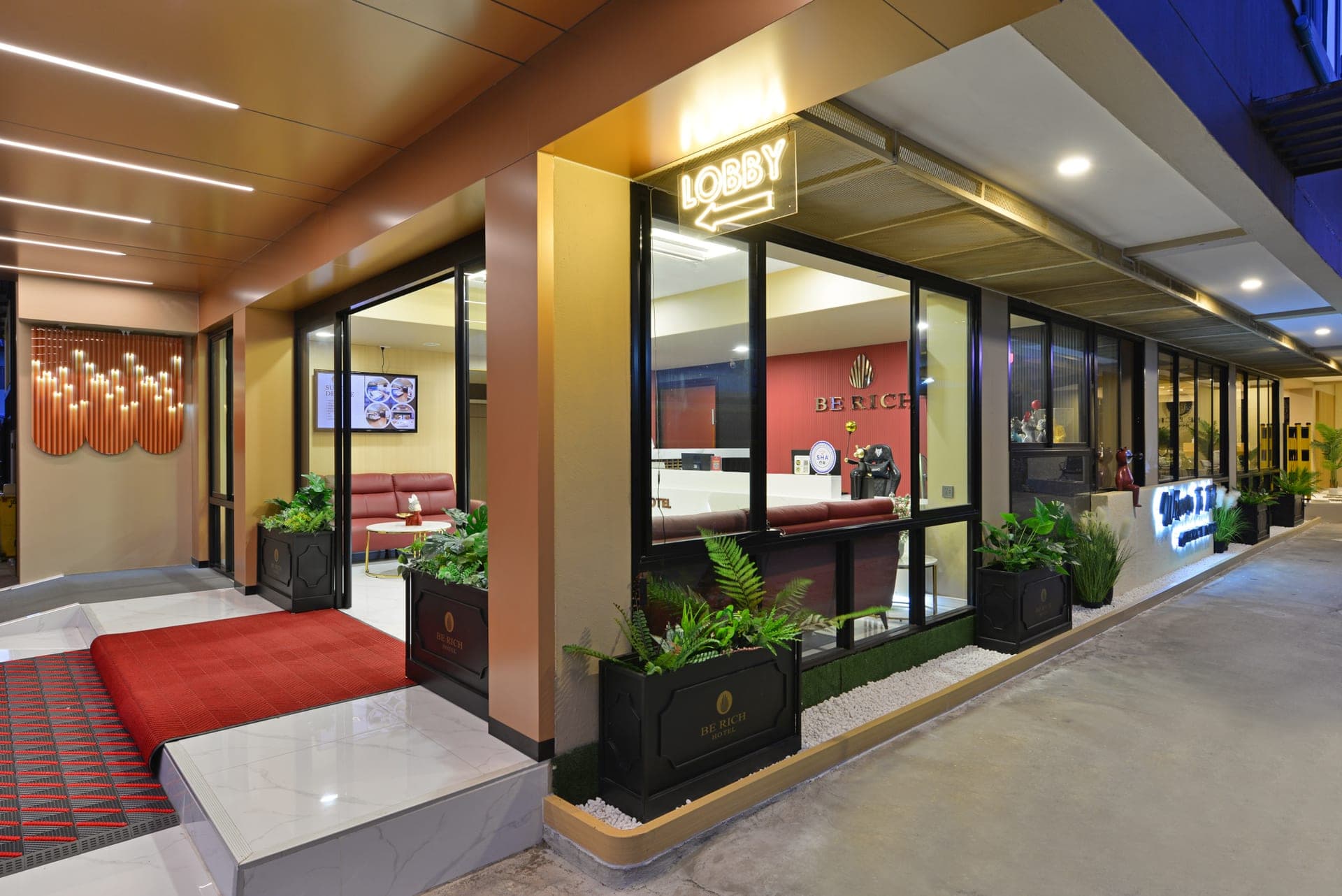 ด้านหน้าโรงแรม